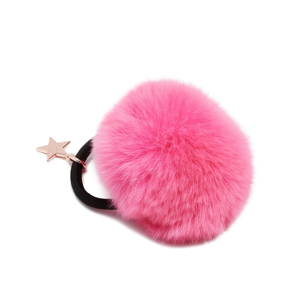 NWOT 🩷 Set of 2 Jocelyn Fur Hair Ties - Picture 2 of 7